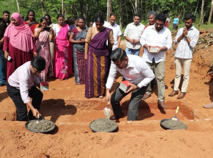 கேகாலை மாவட்டத்தில் அனர்த்த வீடமைப்பு திட்டத்தின் கீழ் 15 புதிய வீடுகளை நிர்மாணிப்பதற்கு அனுமதி